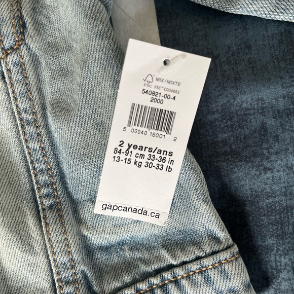 BNWT Gap Denim Jacket - Picture 2 of 2